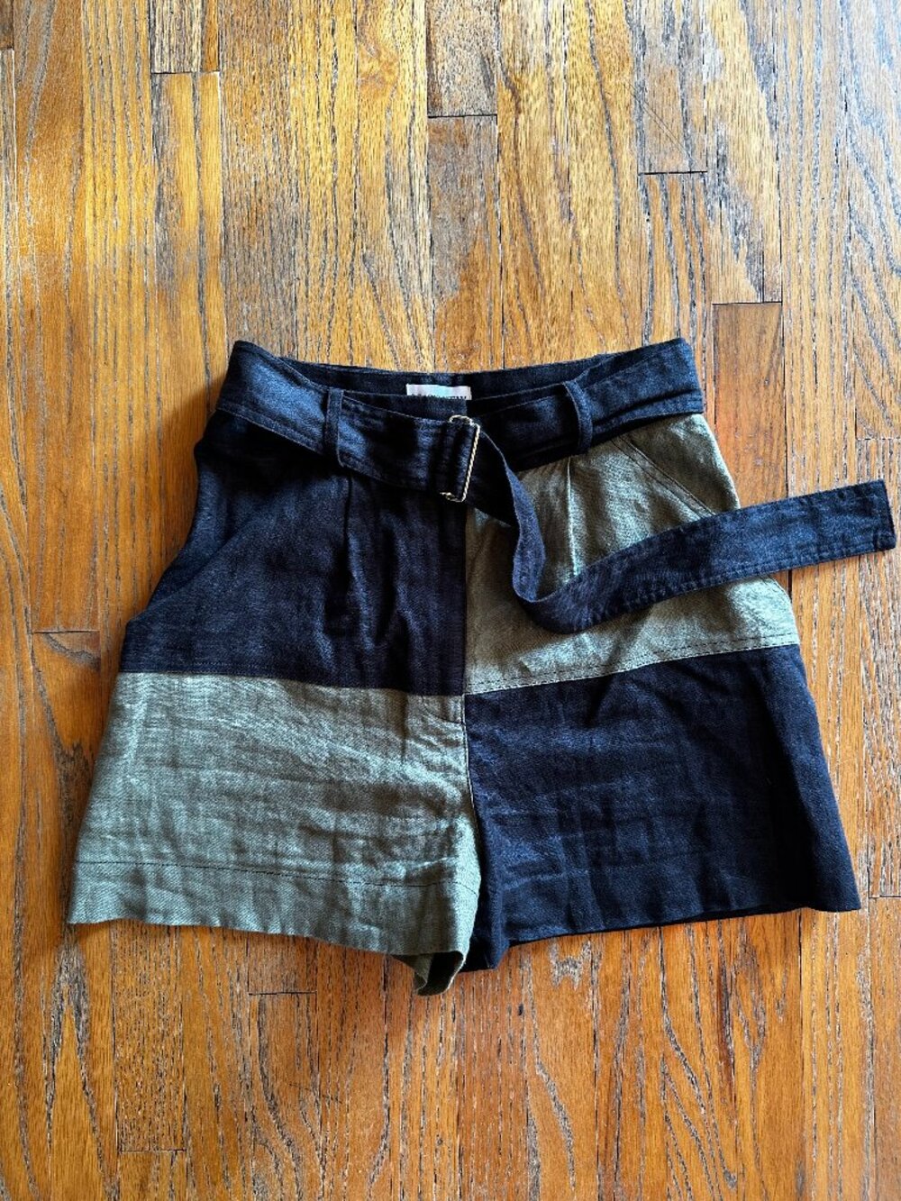 MATTHEW BRUCH | Colorblock Shorts with Belt size M